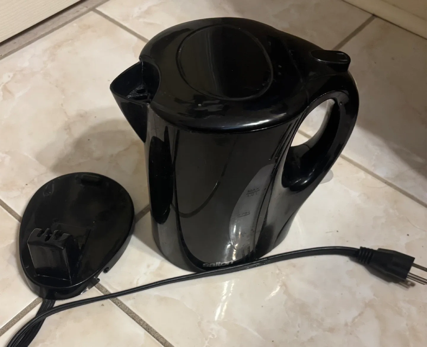 Salton Electric Kettle - Black (1 litre)