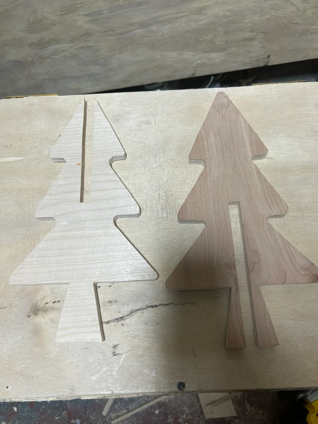 Wooden Christmas Tree Stand image indicator(2)