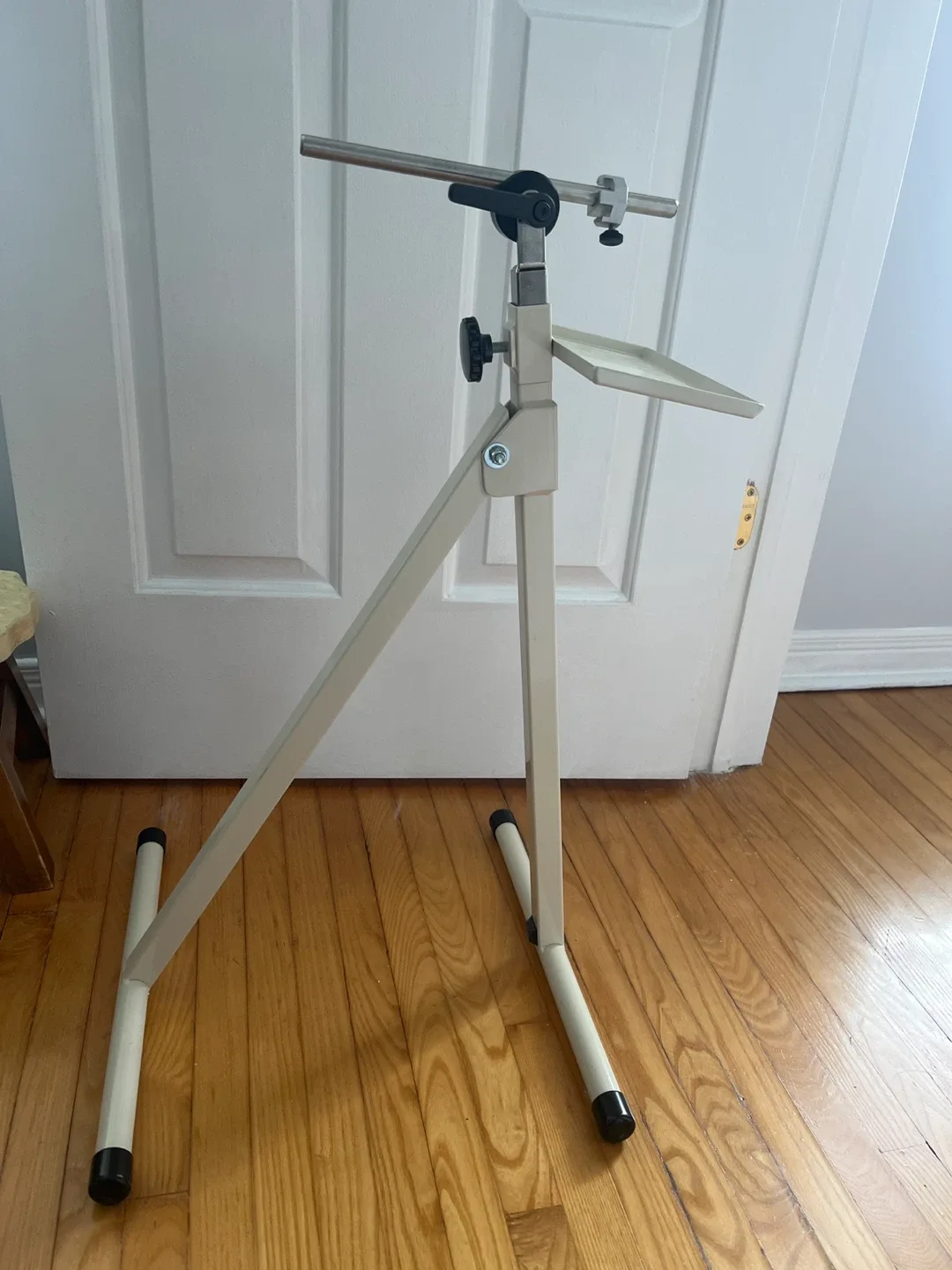 Adjustable Metal Sim Stand