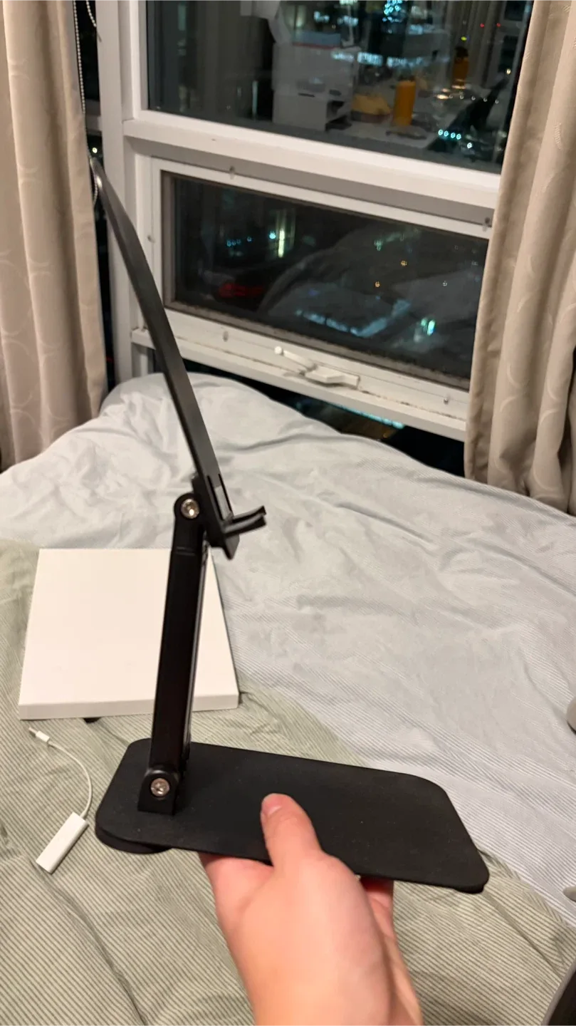 LISEN Adjustable Tablet/Phone Stand - Black image indicator(2)