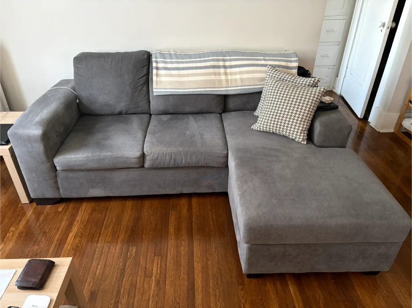 Grey Sectional Sofa with Ottoman image indicator(2)