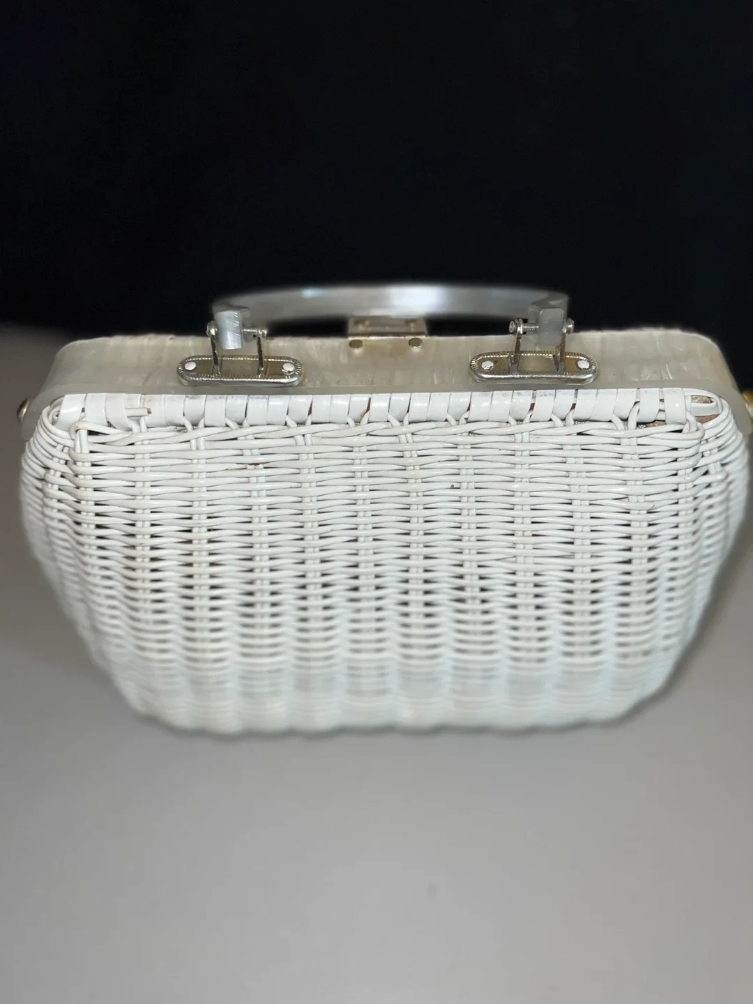White Basket Purse image indicator(3)