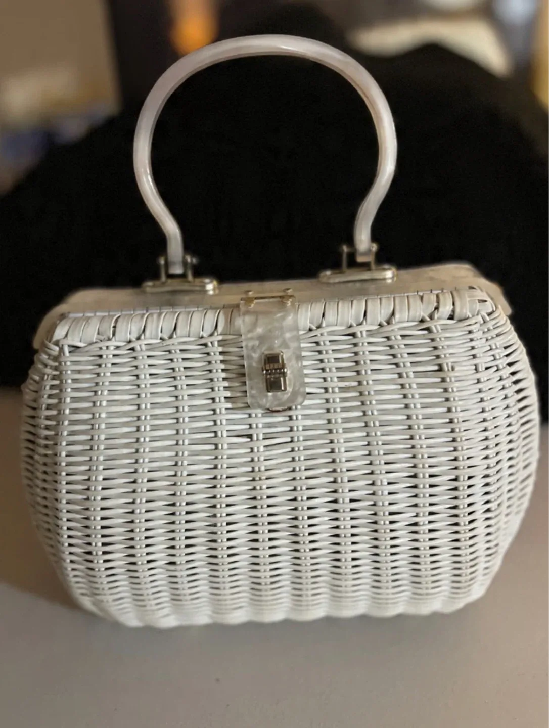 White Basket Purse image indicator(2)