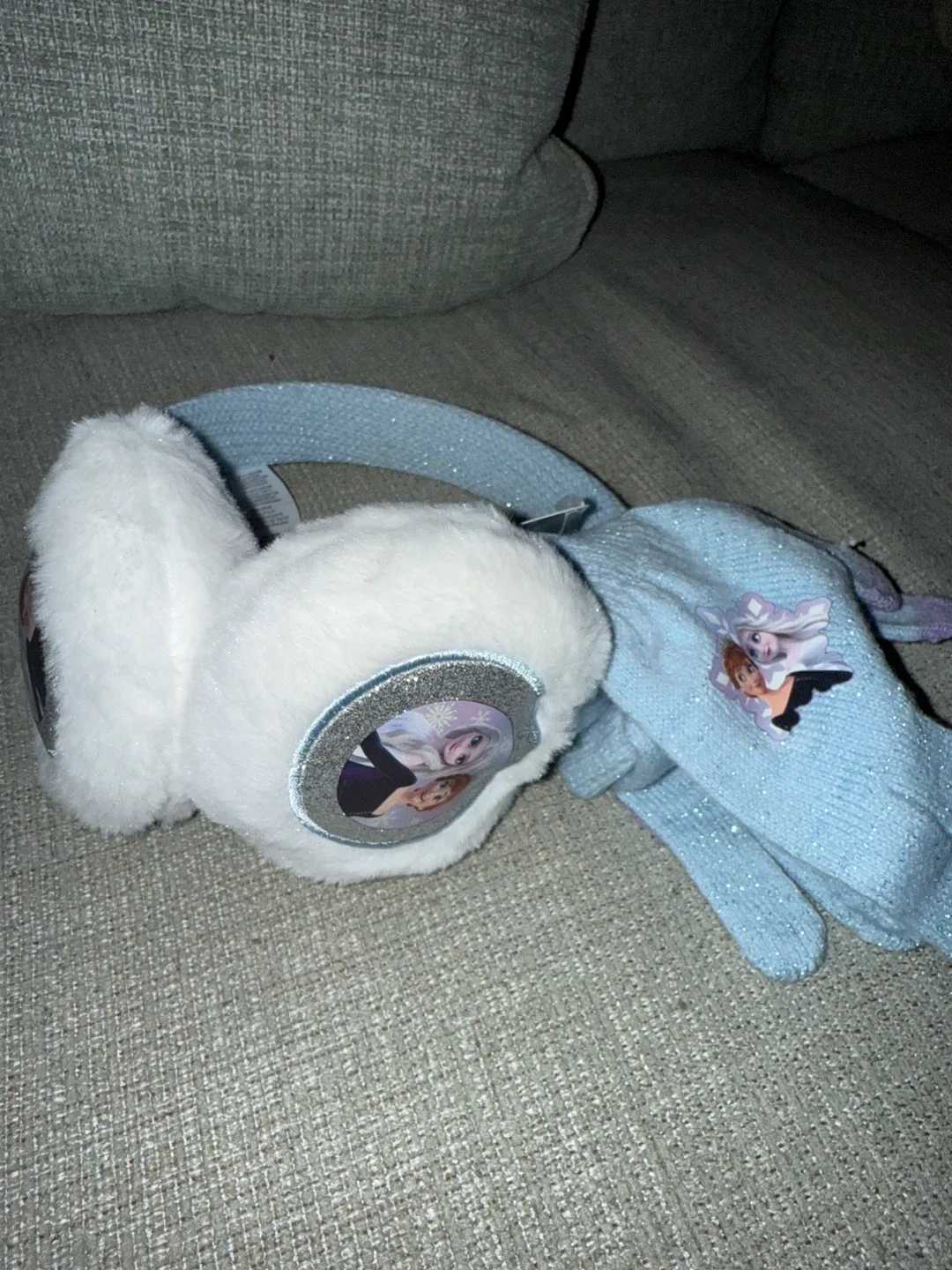 #cleanout Disney Frozen Earmuff & Glove Set image indicator(2)