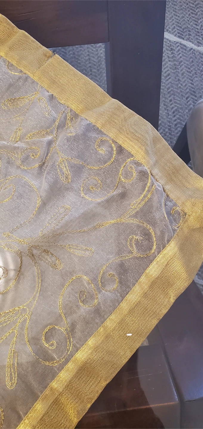 Assorted Tablecloths & Table Runners - photo 4