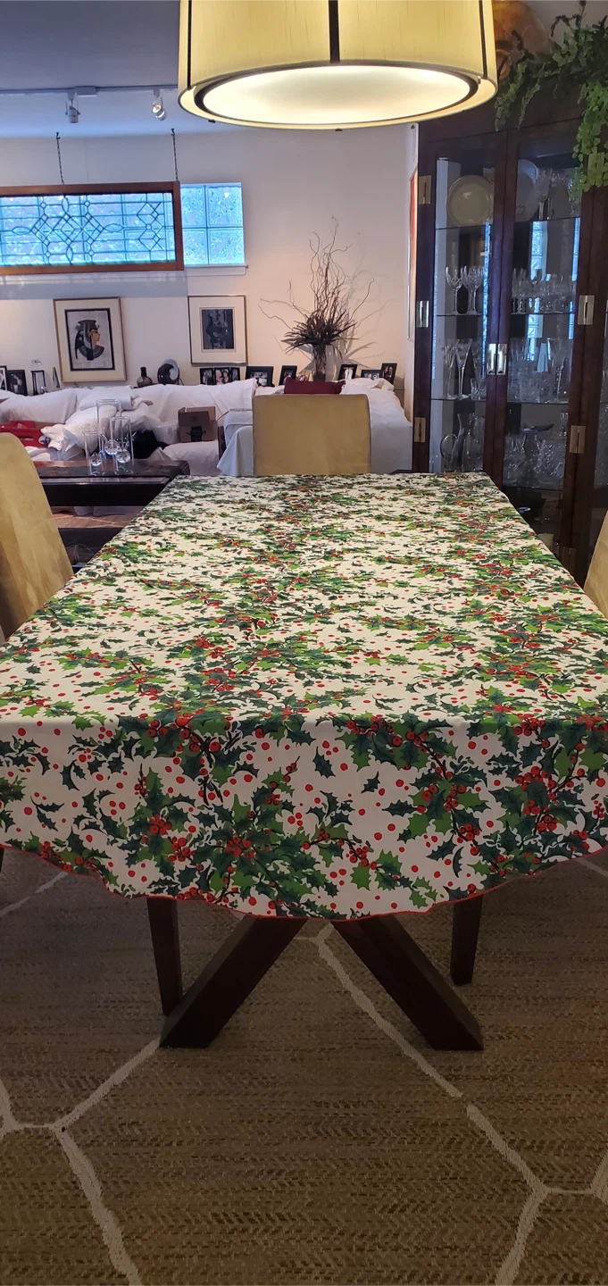 Assorted Tablecloths & Table Runners - photo 2