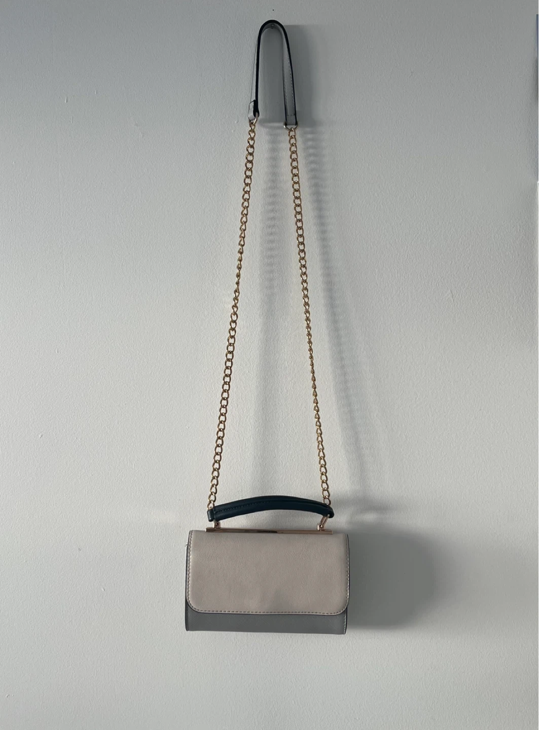 Call It Spring Grey & Off White Gold Chain Bag - photo 2