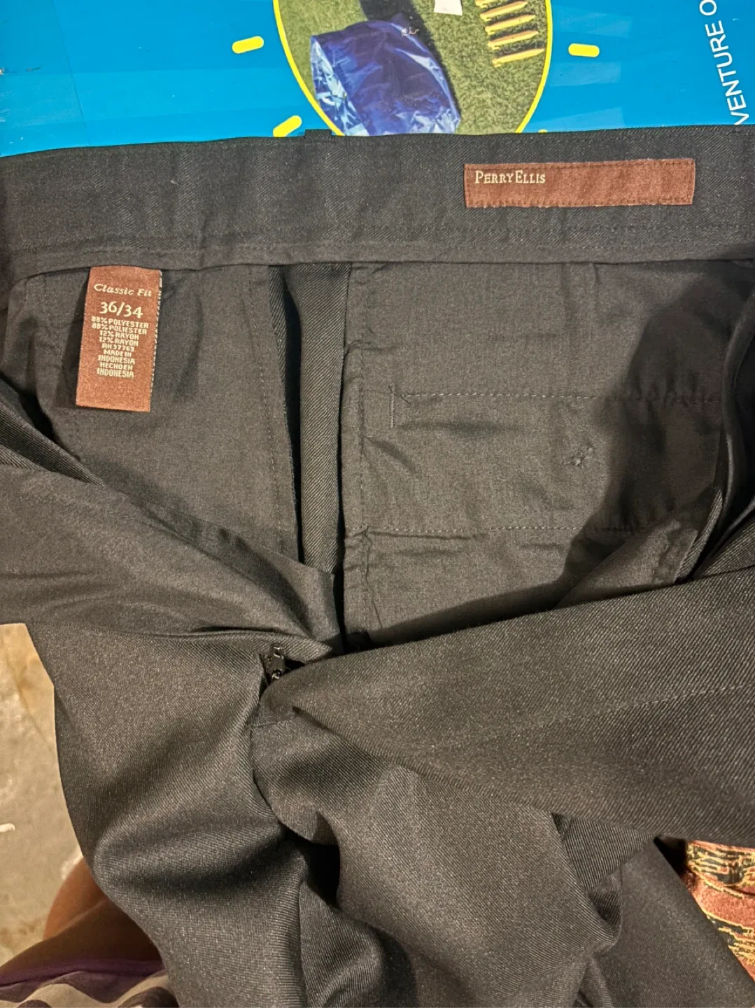 Perry Ellis Classic Fit pants and shirt set image indicator(2)