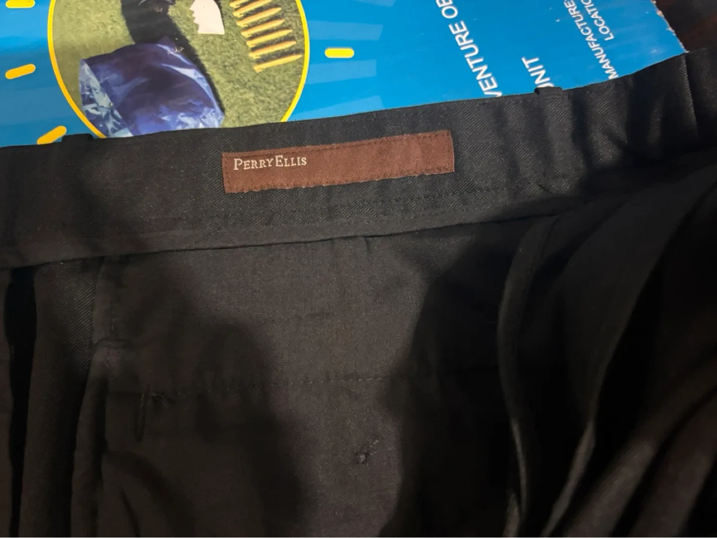 Perry Ellis Classic Fit pants and shirt set image indicator(3)