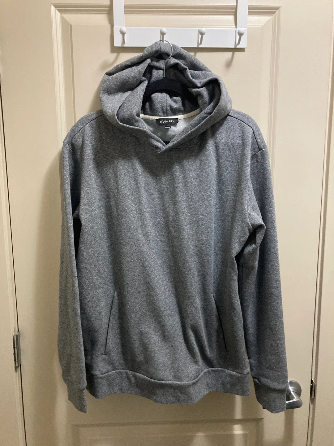 #Cleanout RW & Co Grey Fleece Hoodie (Men’s Medium) - New