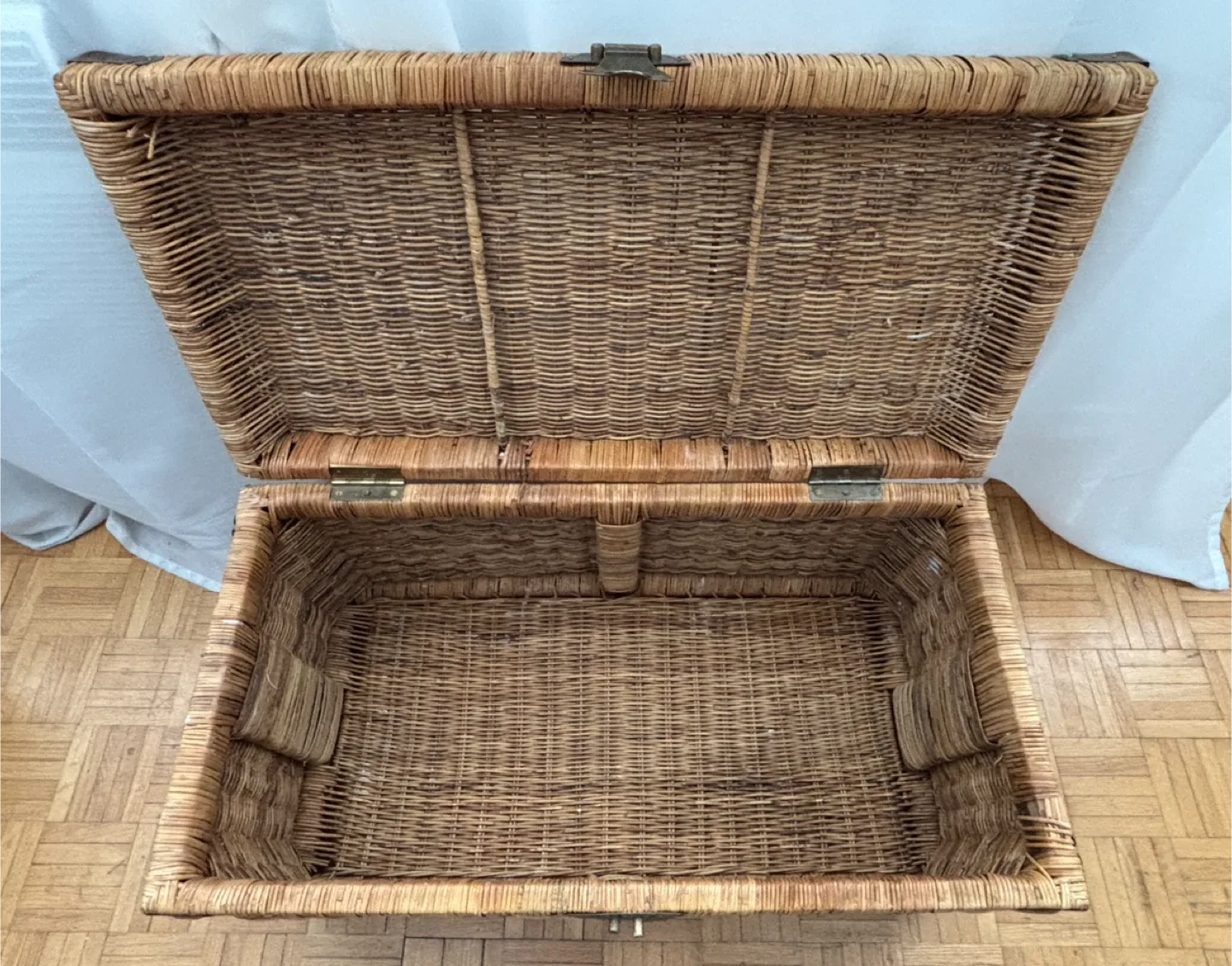 Vintage Wicker Storage Trunk image indicator(7)