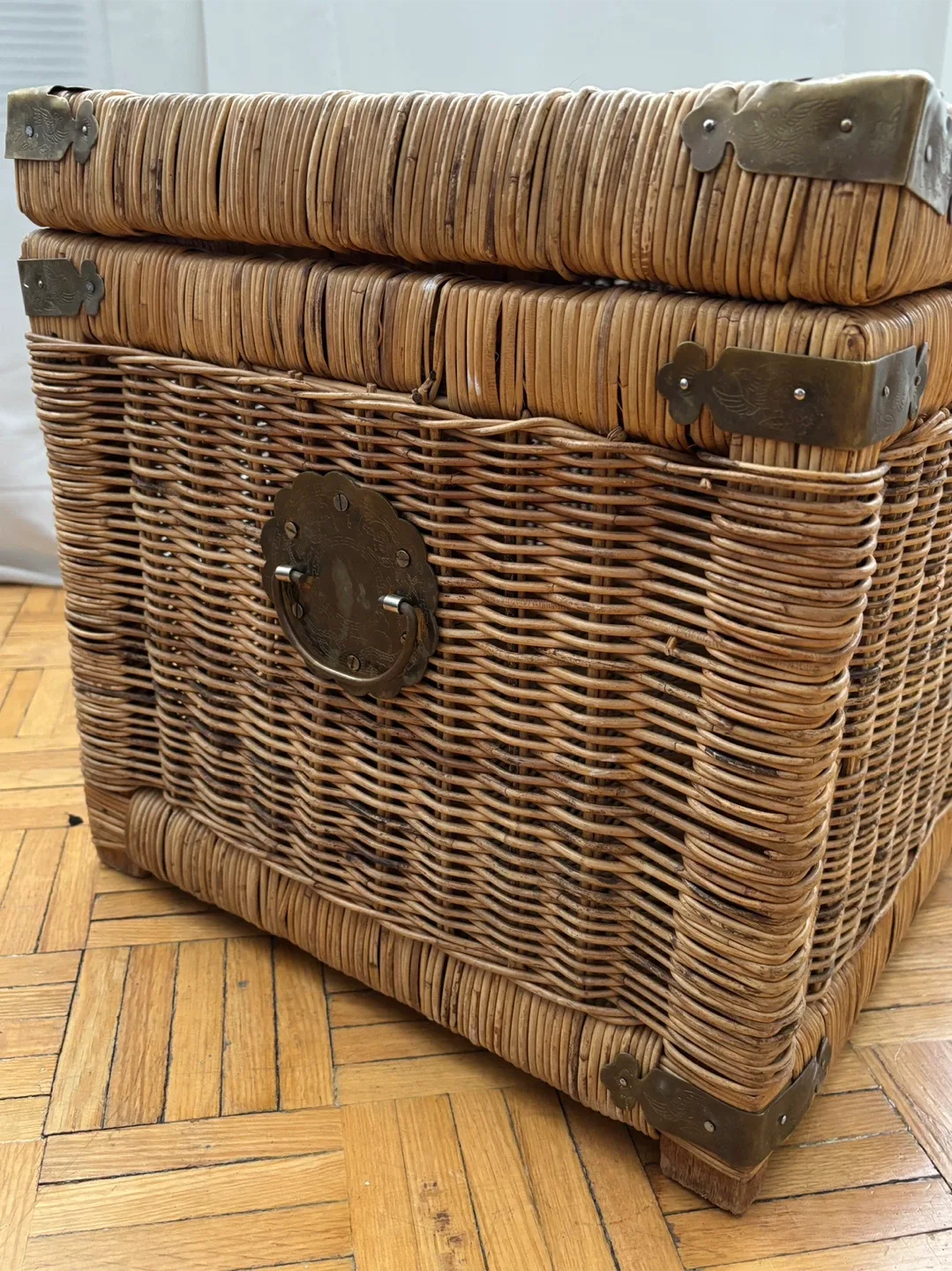 Vintage Wicker Storage Trunk image indicator(8)
