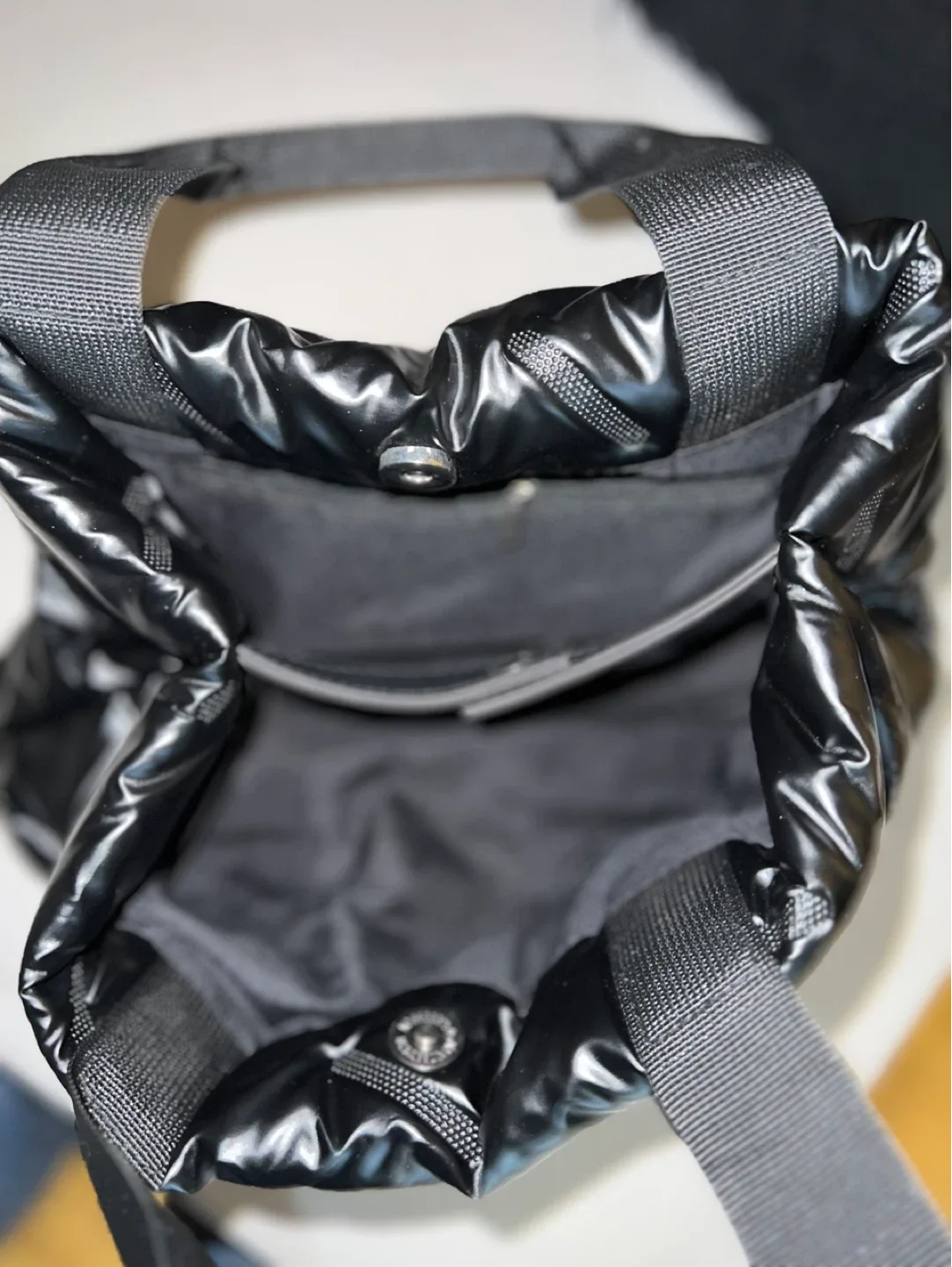 Black Padded Tote Bag image indicator(6)