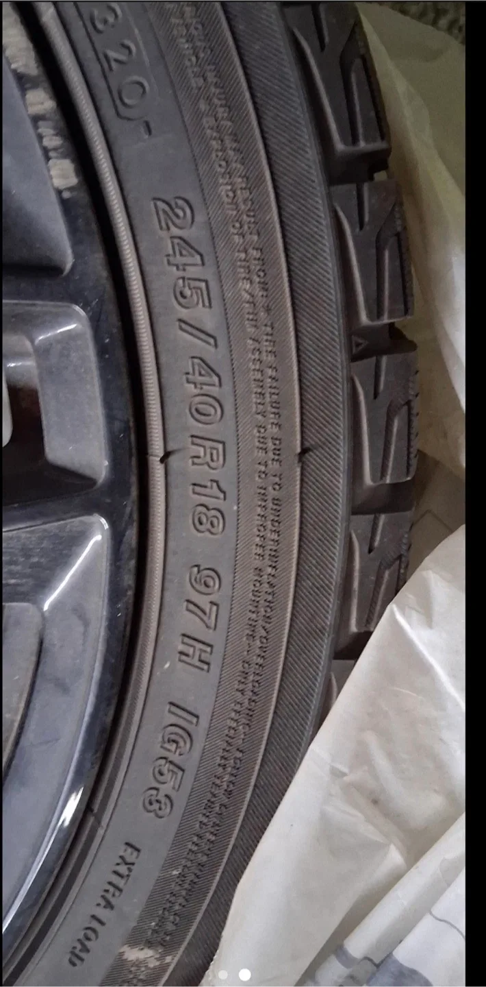 Yokohama IceGuard 245/40 R18 Tire image indicator(2)