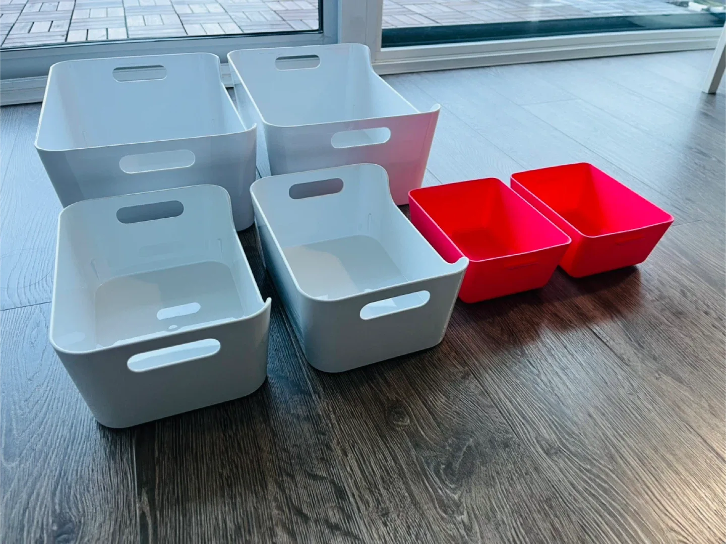 Storage containers ikea - White & Pink