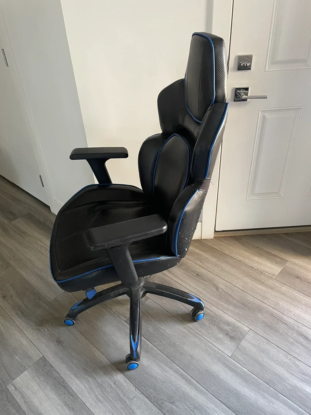 Gaming Chair image indicator(5)