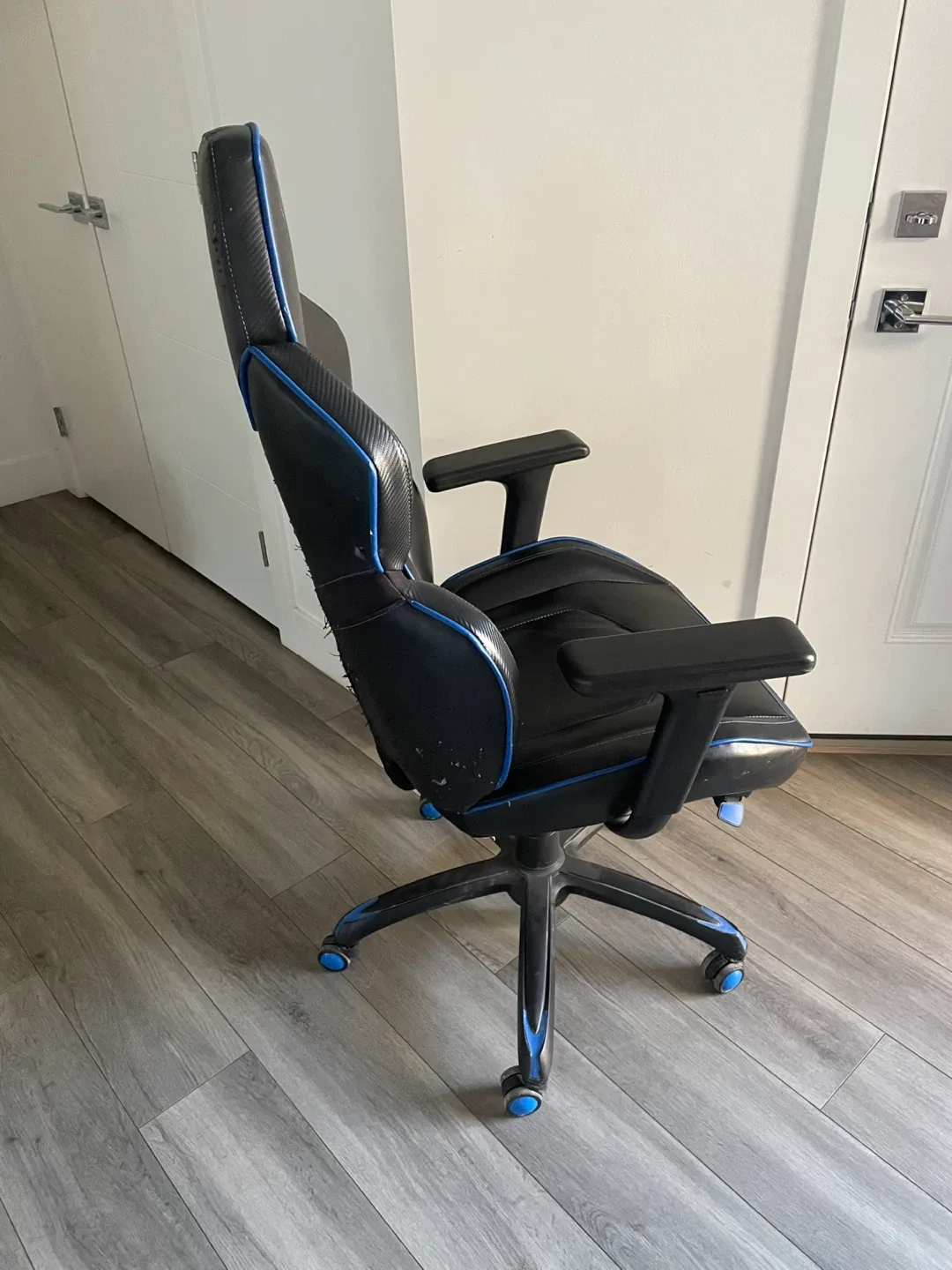 Gaming Chair image indicator(7)