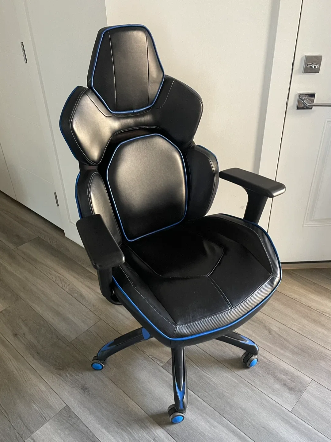 Gaming Chair image indicator(9)