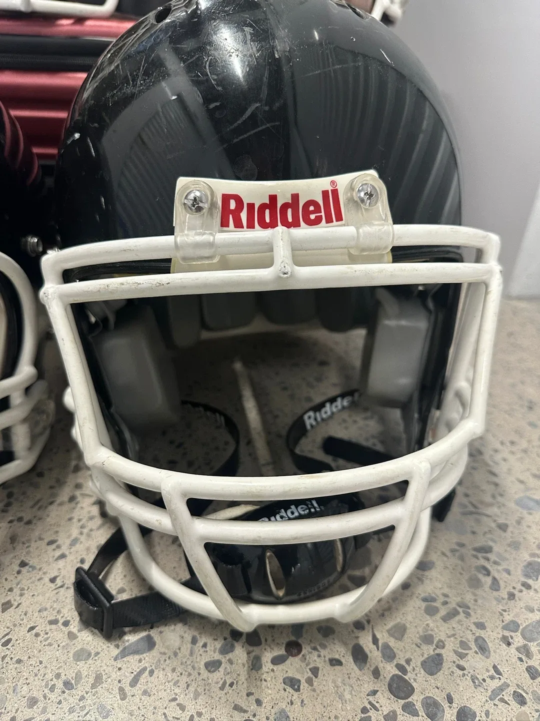 Riddell Black Football Helmets (Large) image indicator(4)