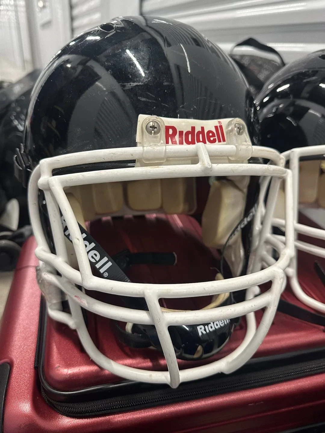 Riddell Black Football Helmets (Large) image indicator(2)