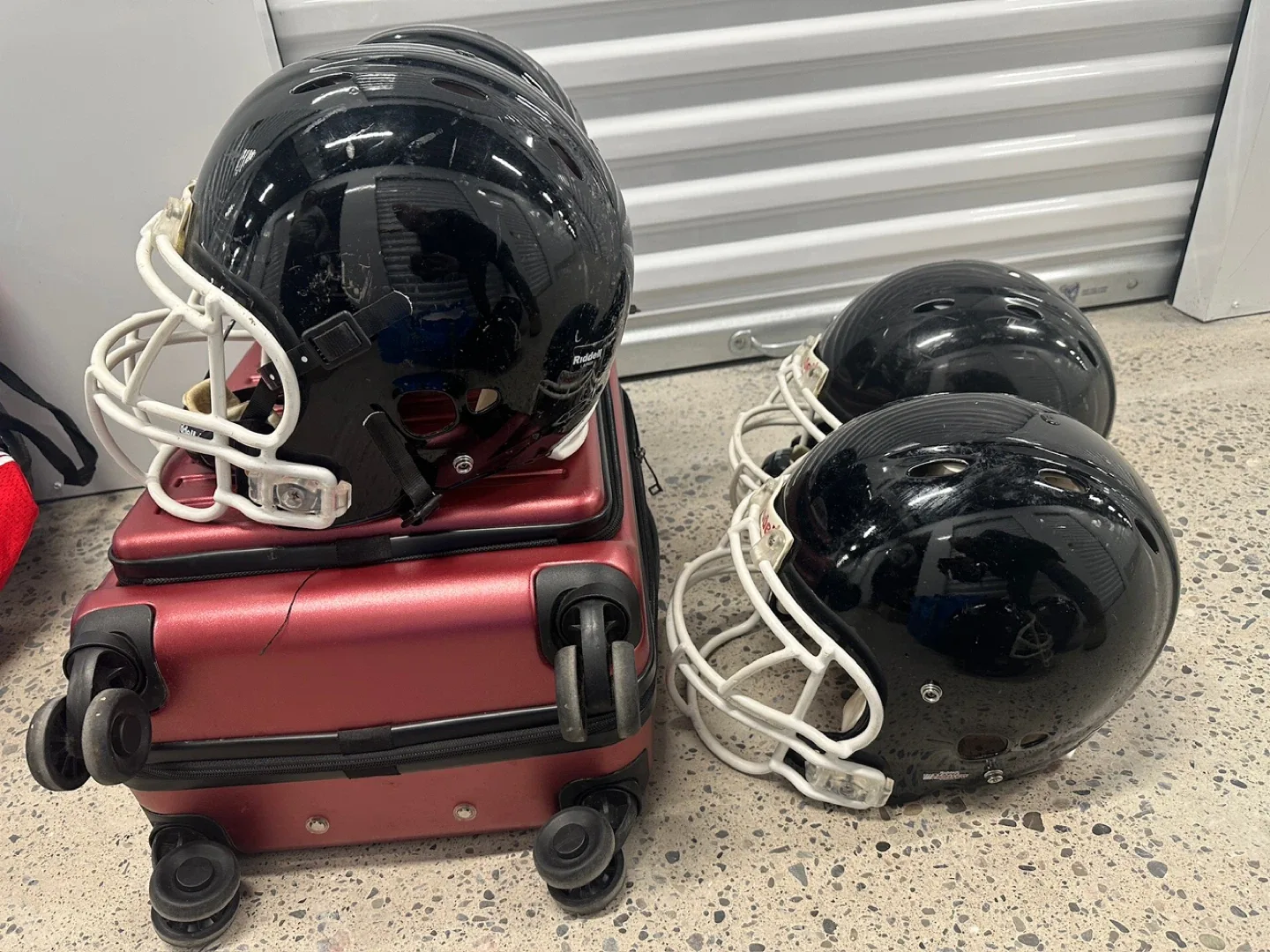 Riddell Black Football Helmets (Large) image indicator(9)