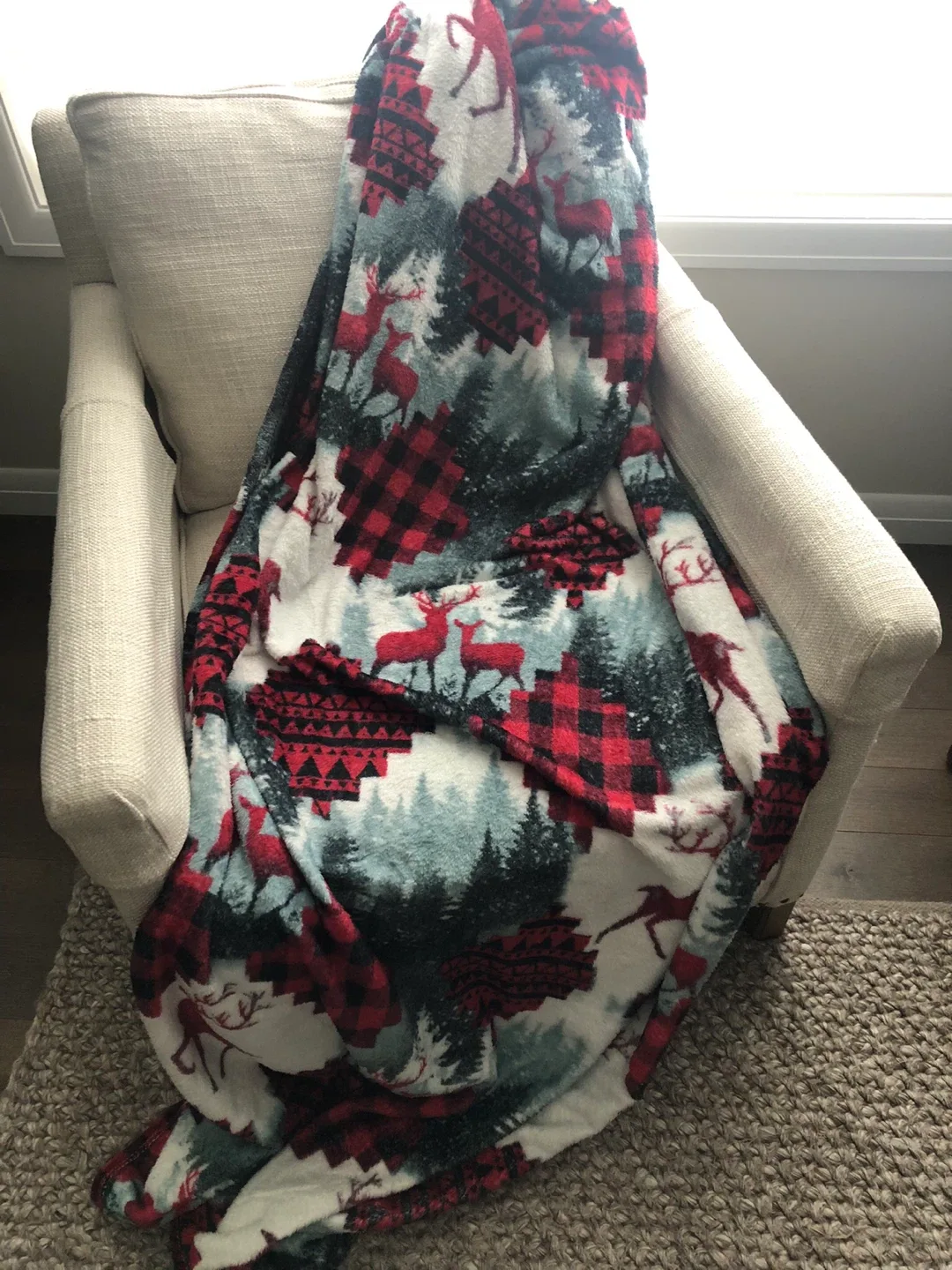 NEW - Reindeer & Plaid Throw Blanket