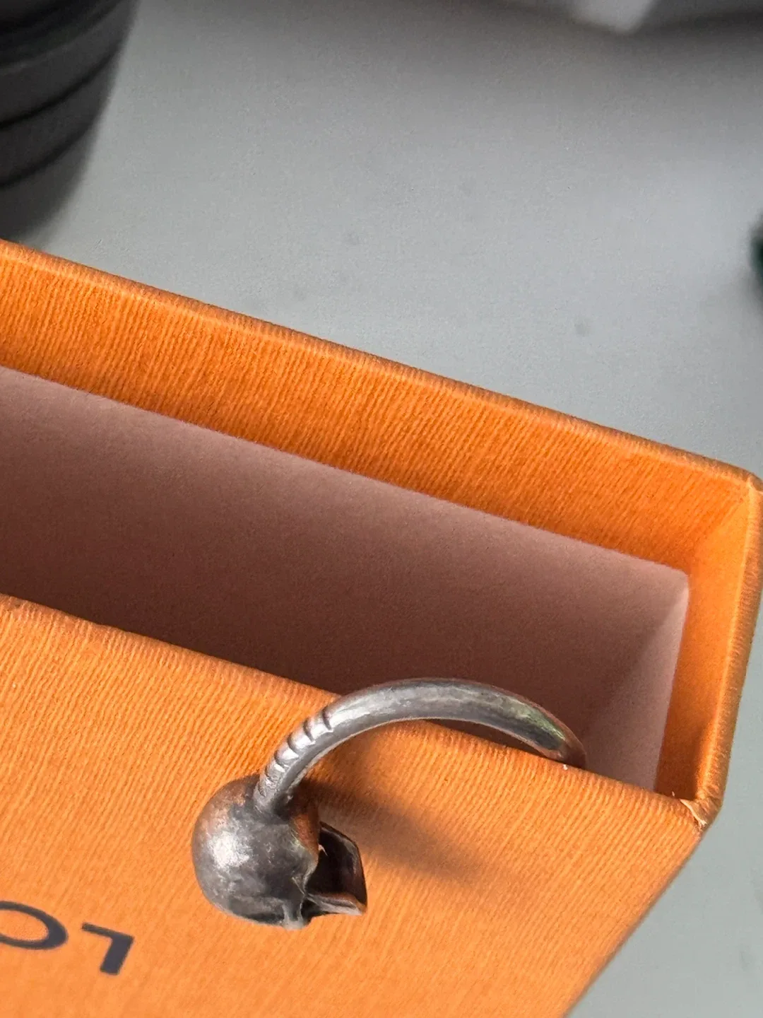 Skull Ring - Unique Silver Tone image indicator(2)