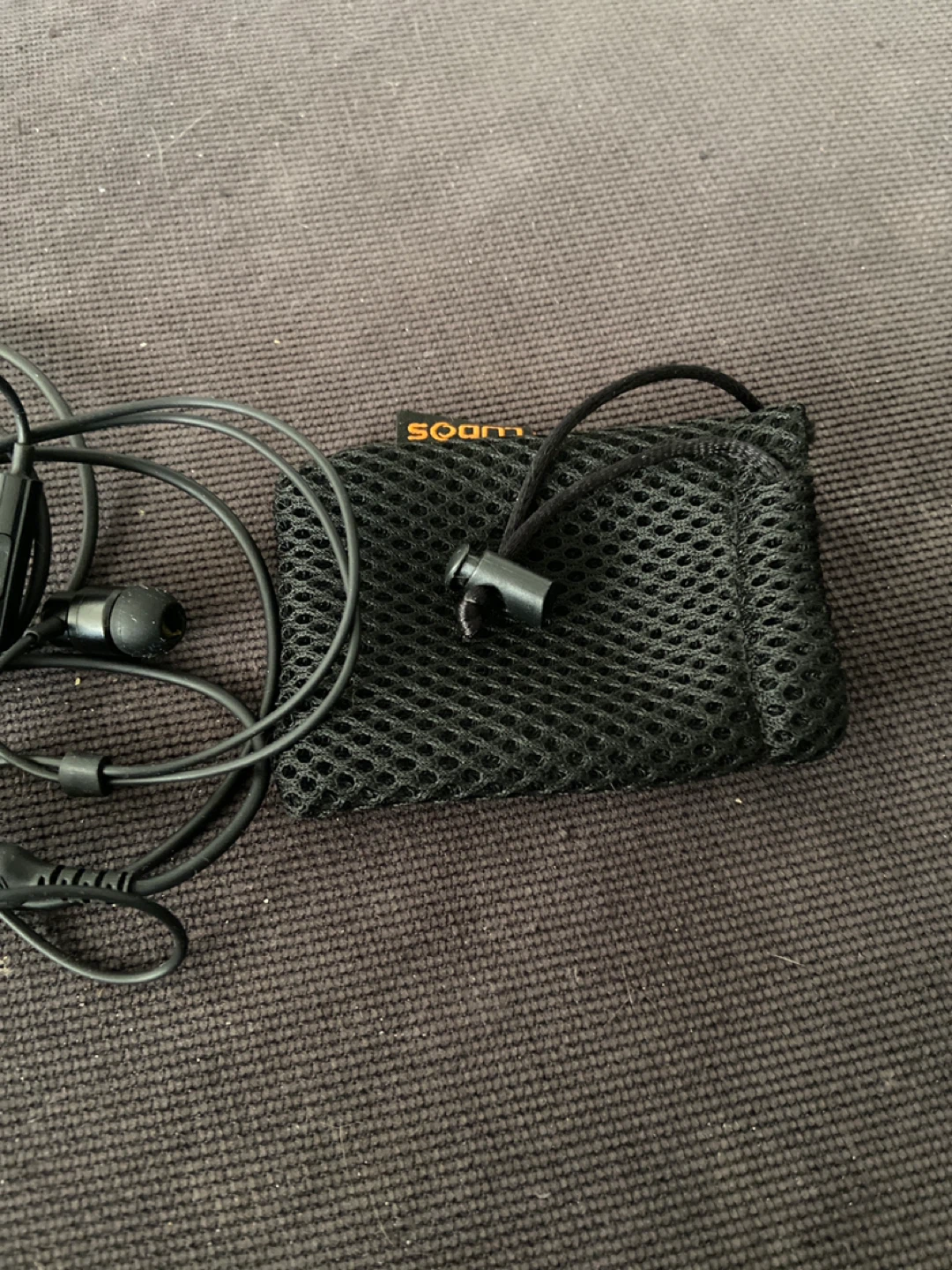 Ulix Black Wired Earbuds - photo 2