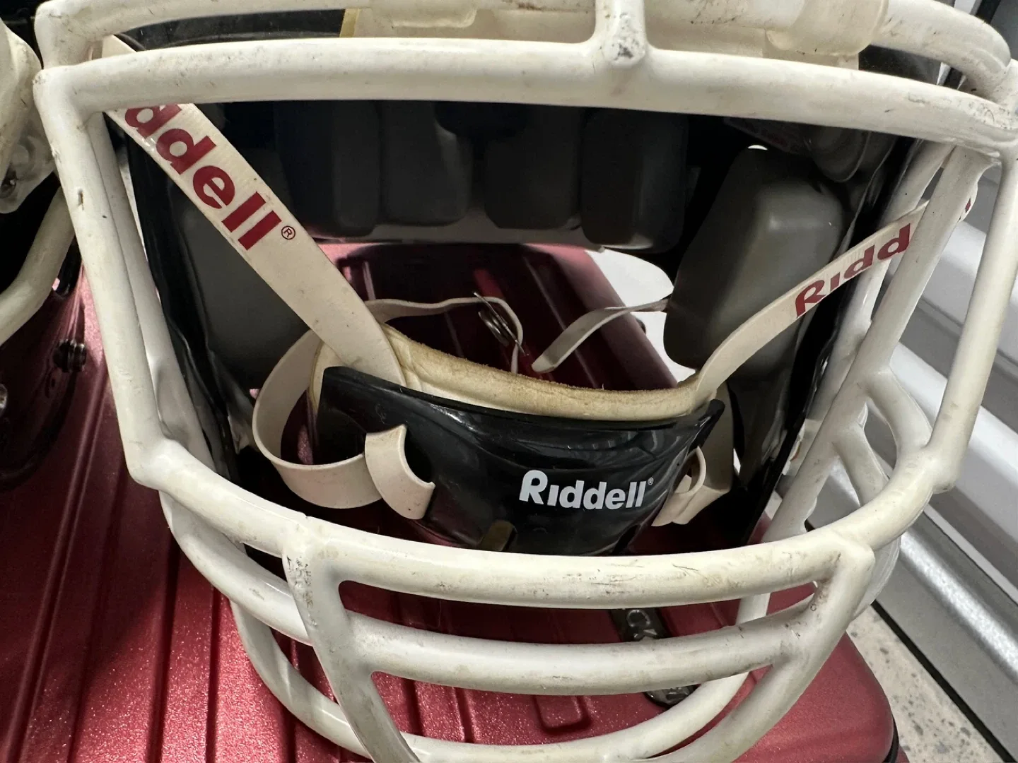Riddell Black Football Helmet (XL) image indicator(4)