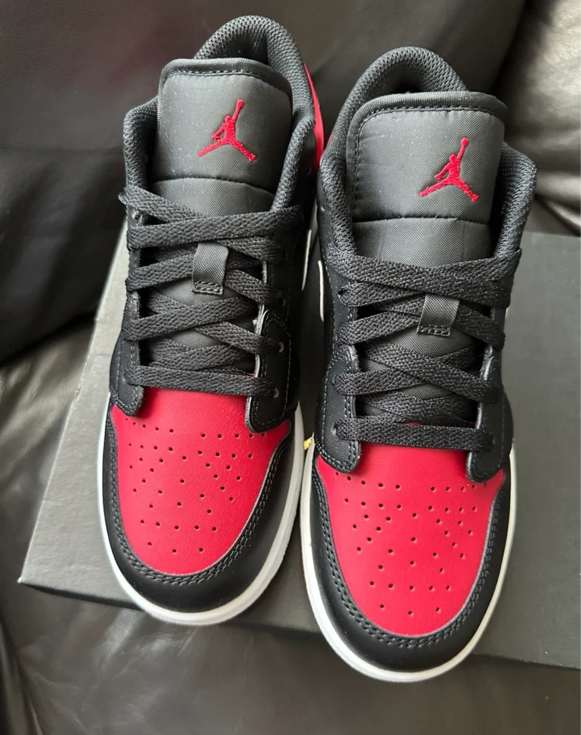 Nike Air Jordan 1 Low - Black/Red image indicator(2)