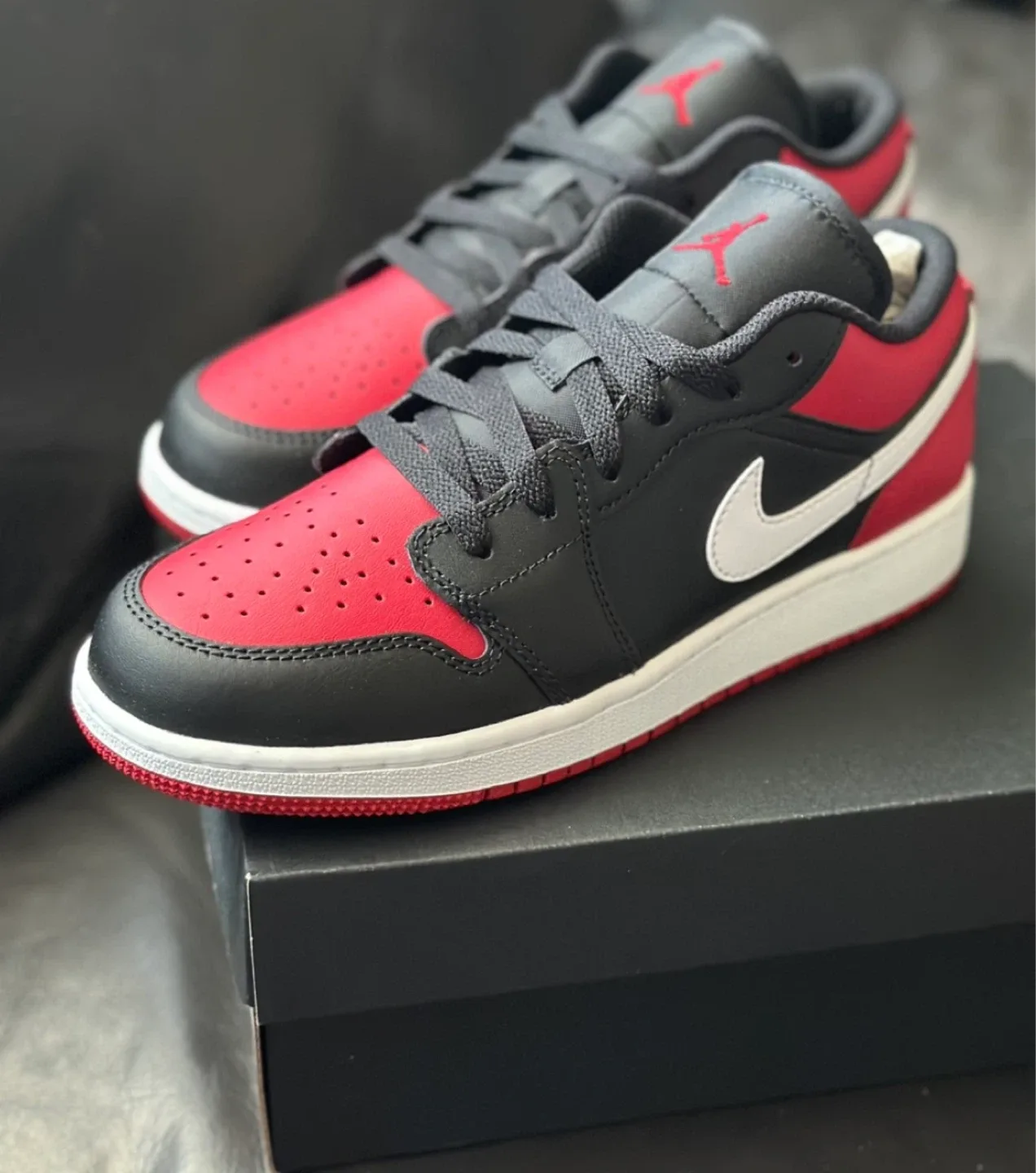 Nike Air Jordan 1 Low - Black/Red image indicator(3)