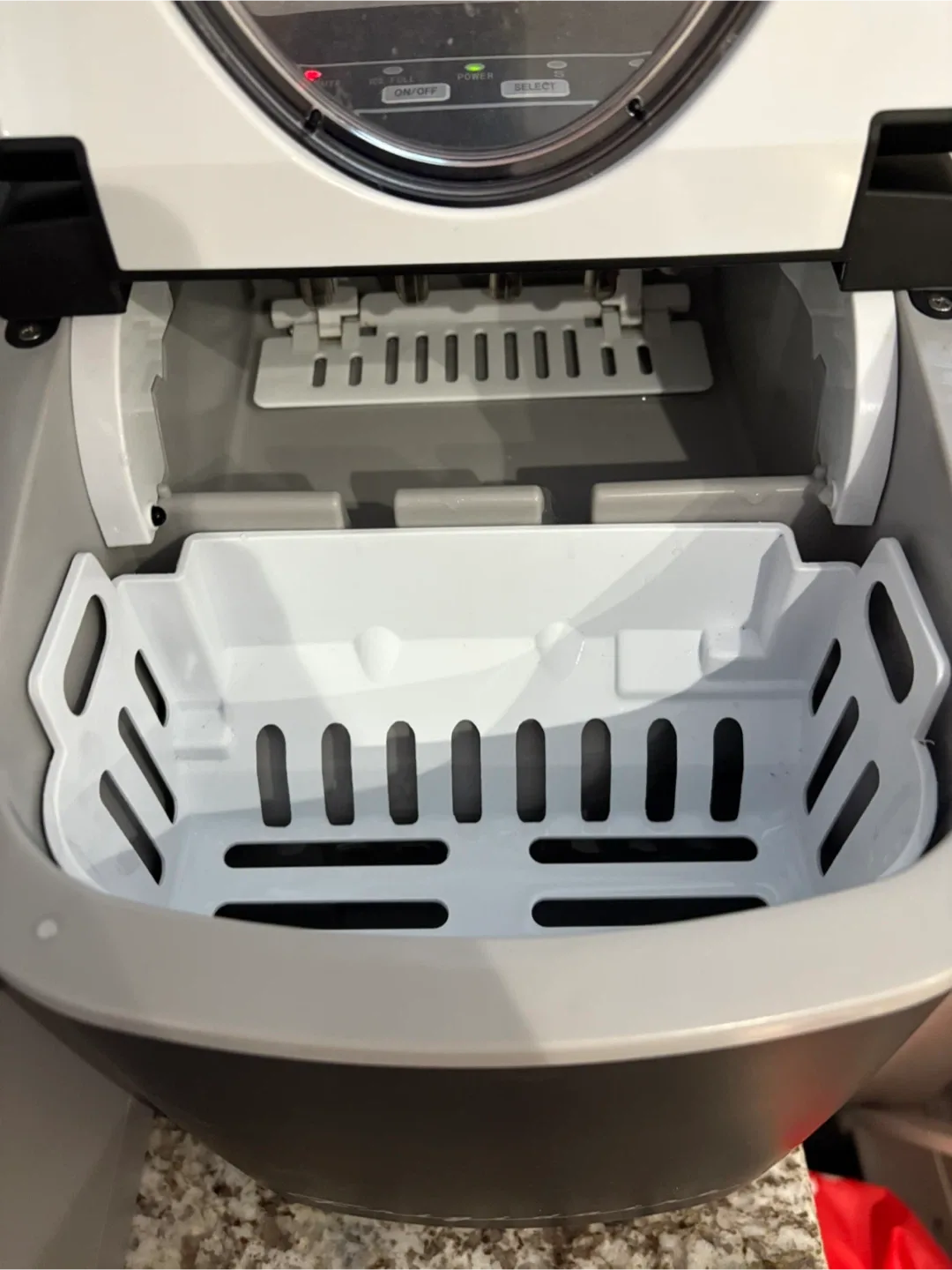 Frigidaire Ice Maker - Black image indicator(3)