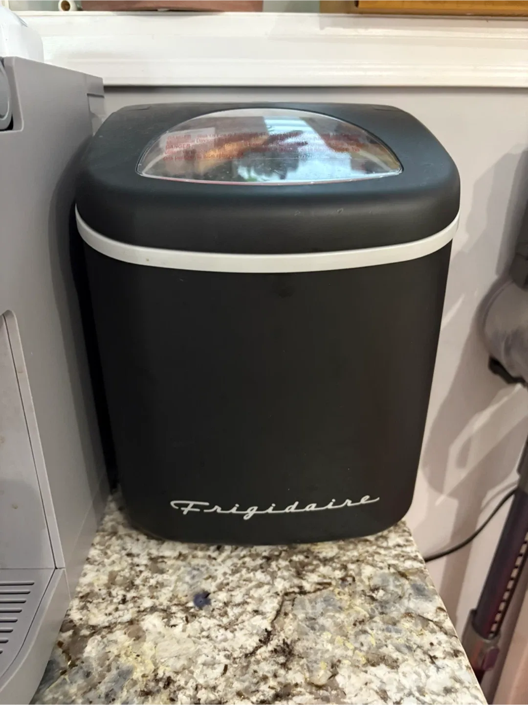 Frigidaire Ice Maker - Black