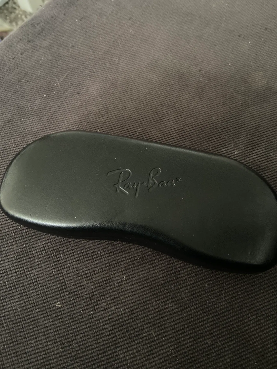 Ray-Ban Sunglasses Case with Cloth image indicator(3)