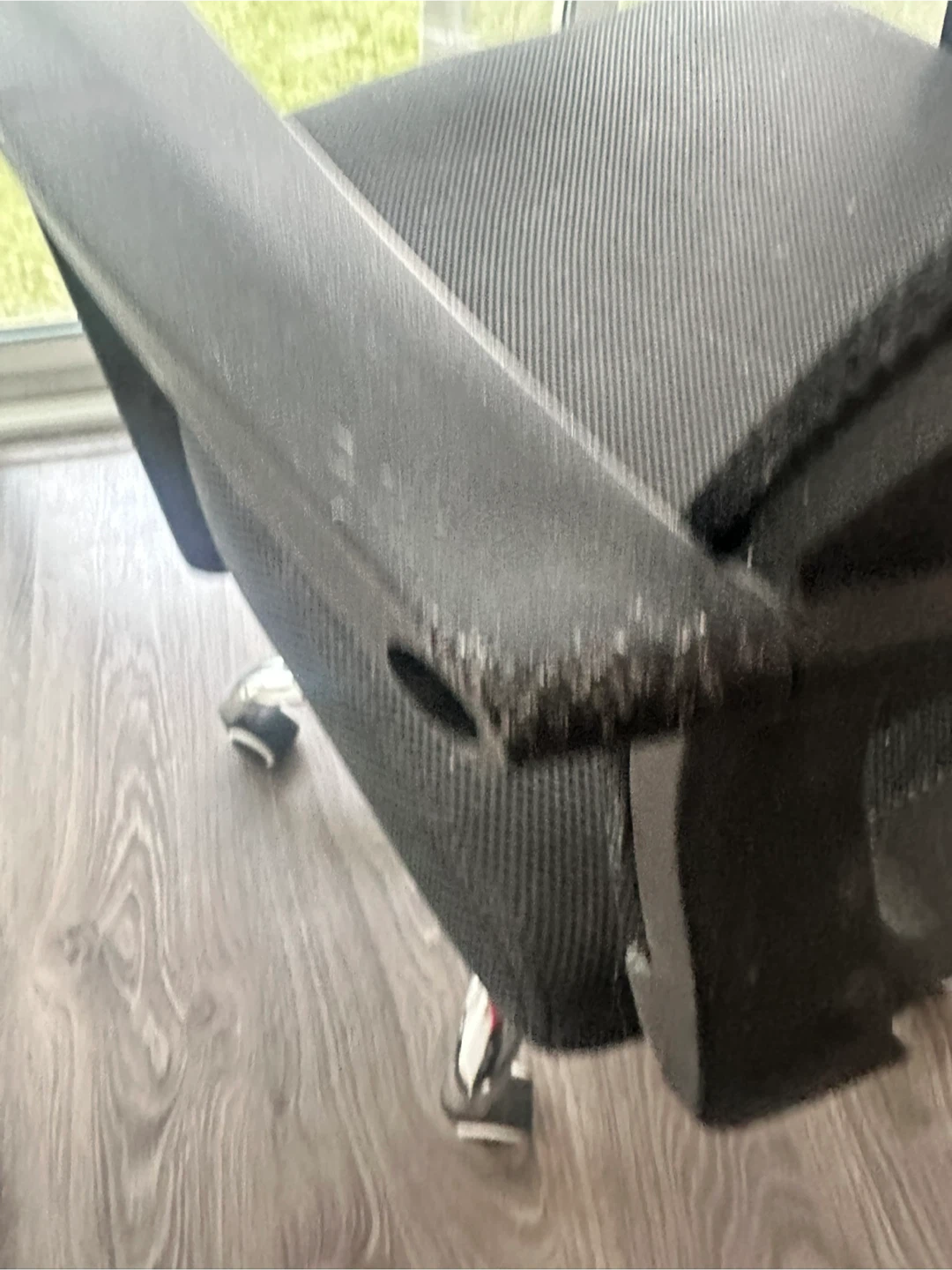 Black Mesh Office Chair - photo 4