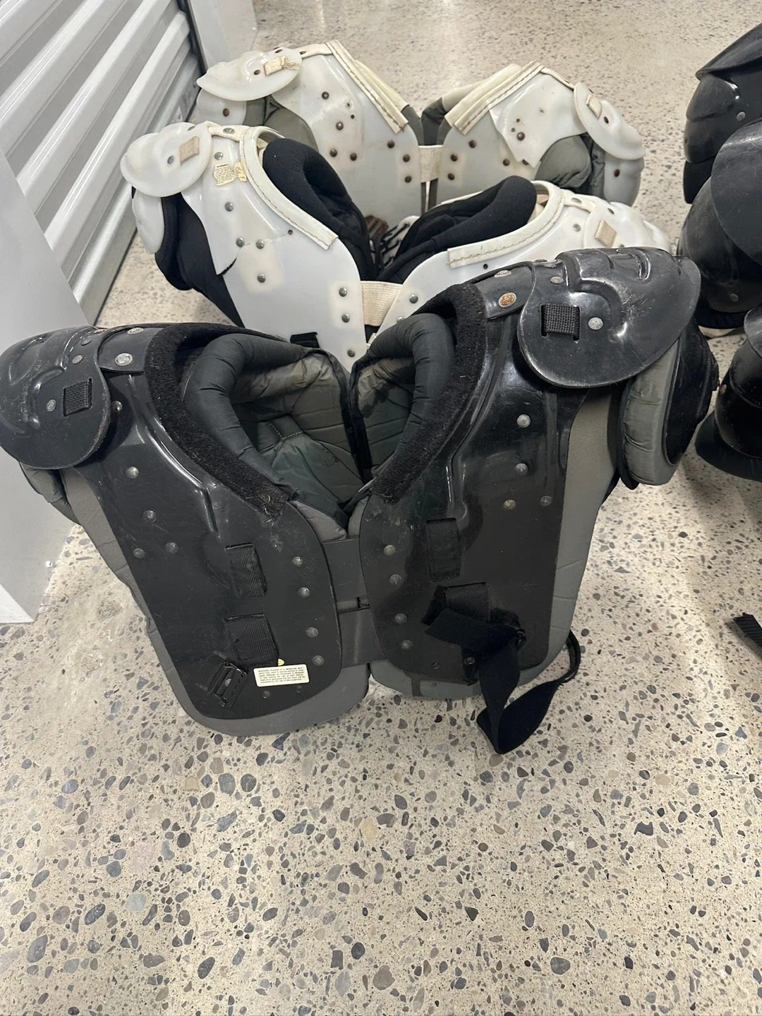 Football Shoulder Pads image indicator(9)