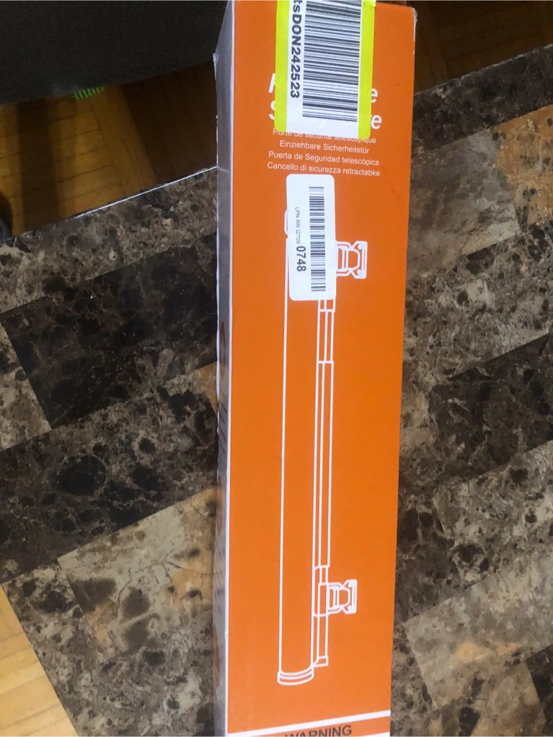 NEW-Retractable Safety Gate - White