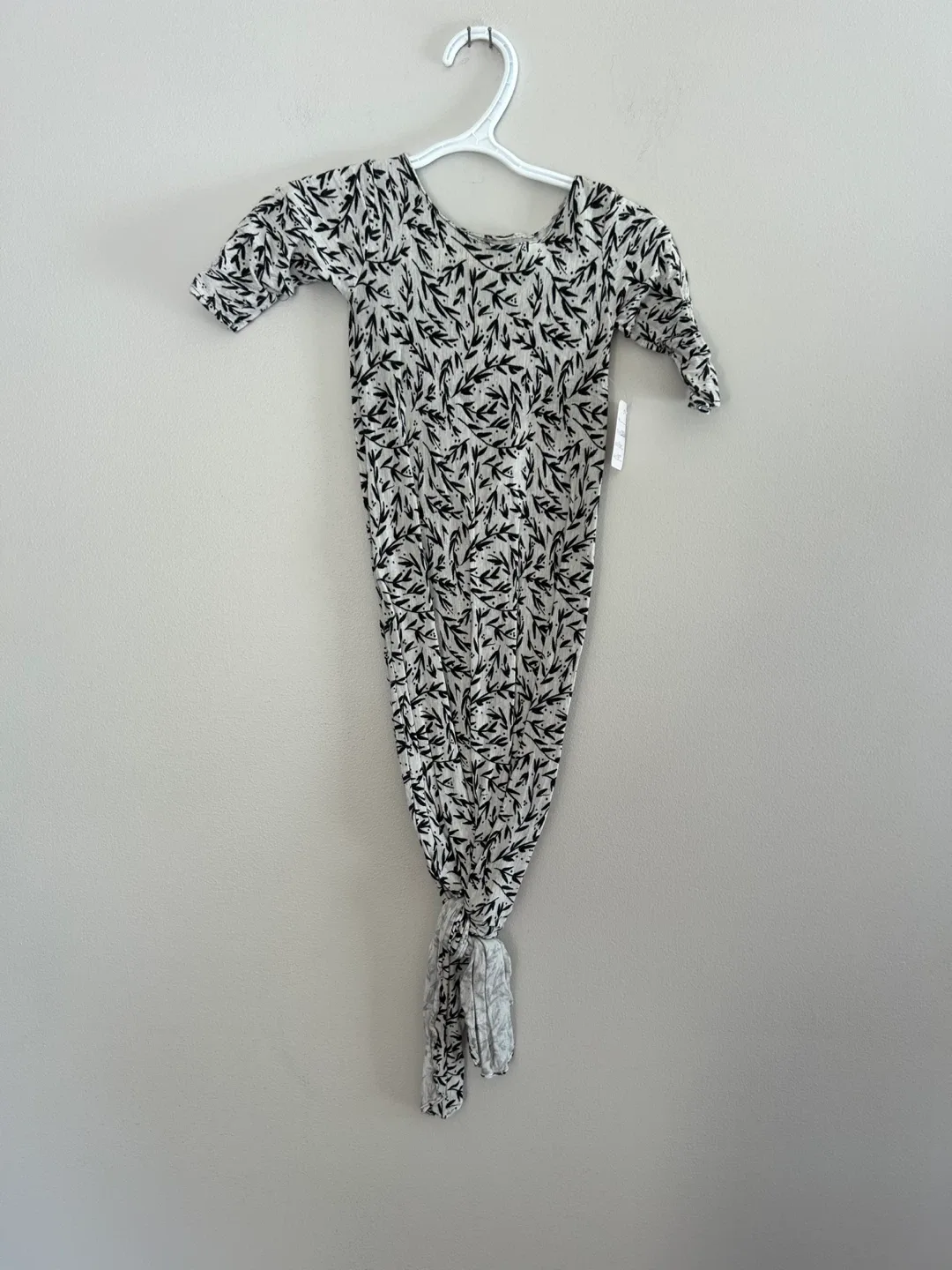 Handmade knit gown image indicator(2)