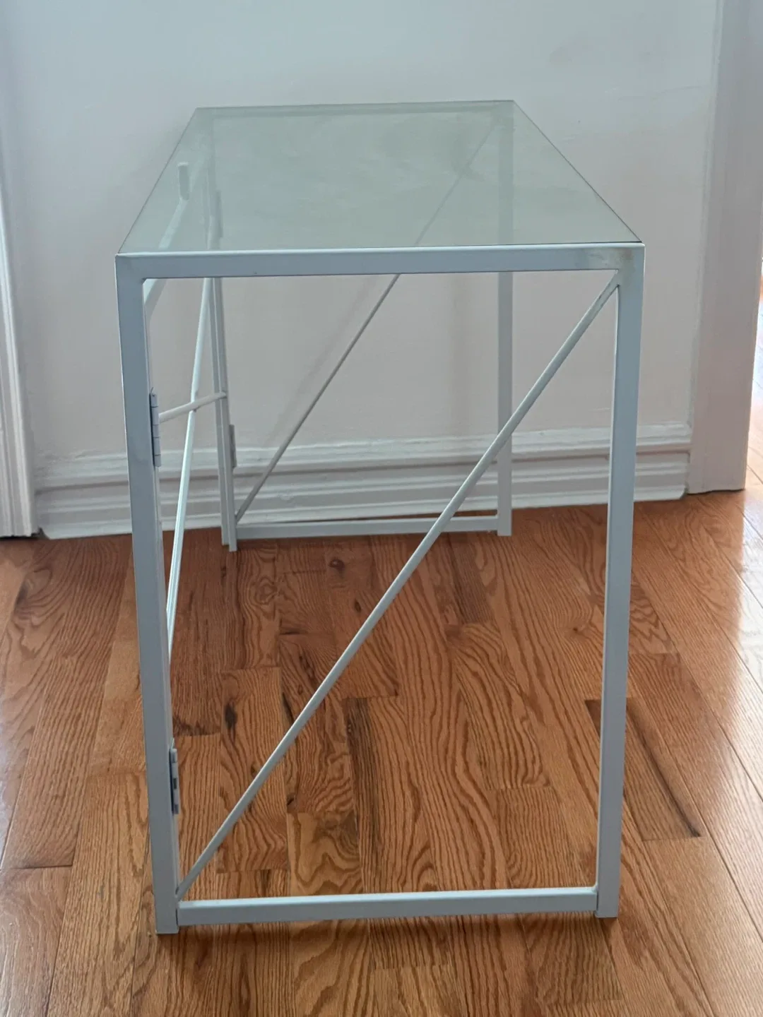 Glass Top Desk with White Metal Frame image indicator(3)