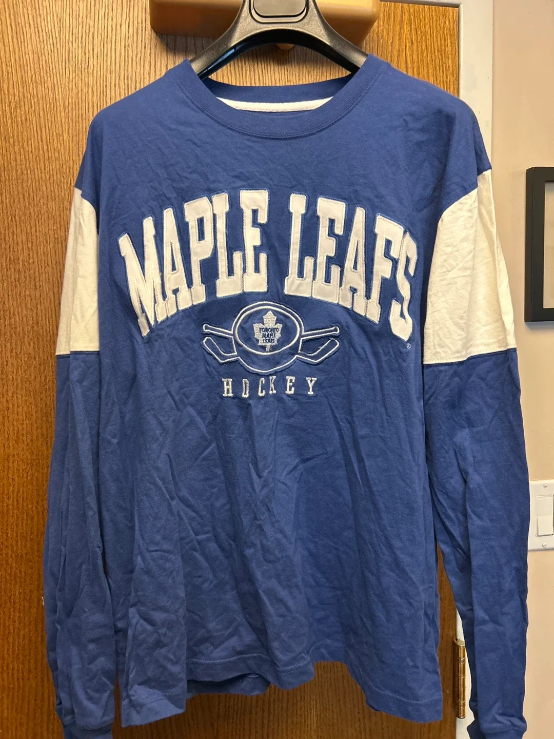 Maple Leafs Hockey Long Sleeve - Size L