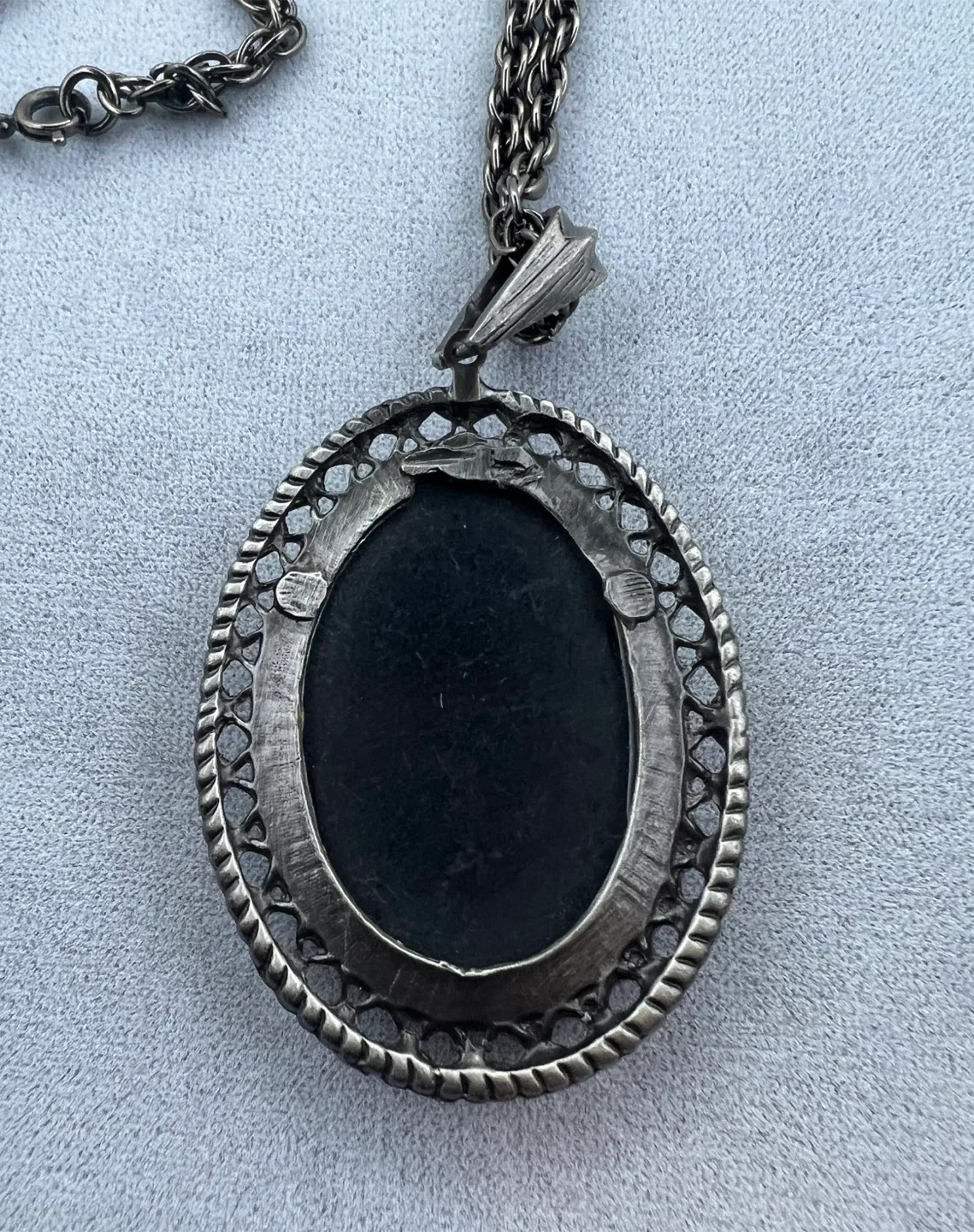 Vintage Style Cameo Necklace image indicator(4)