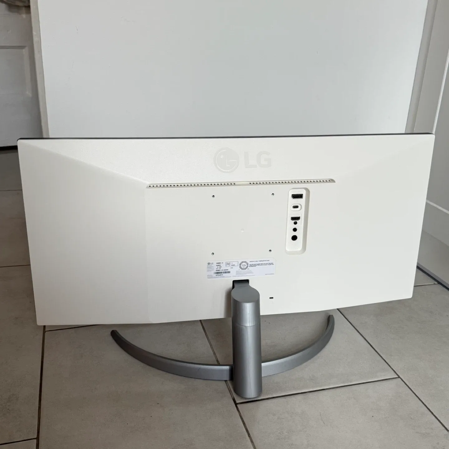 LG 29WQ600-W 29-Inch Monitor image indicator(2)