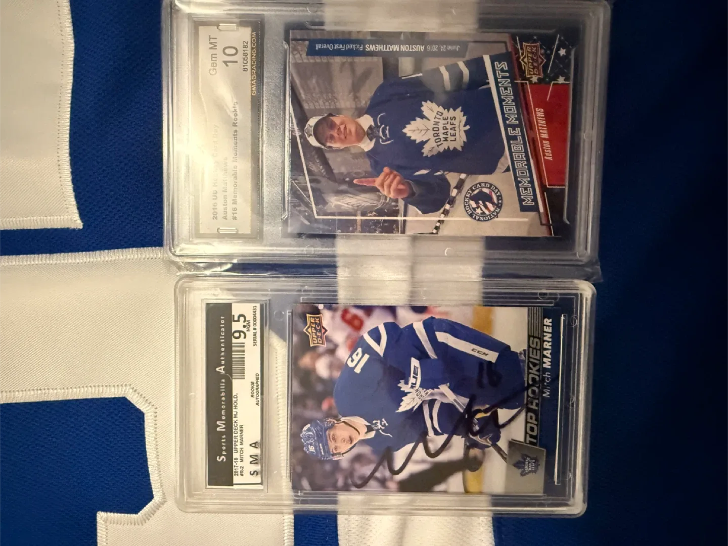 LOT OF 8 ITEMS*** TORONTO MAPLE LEAFS COLLECTION MEMORABILIA image indicator(5)