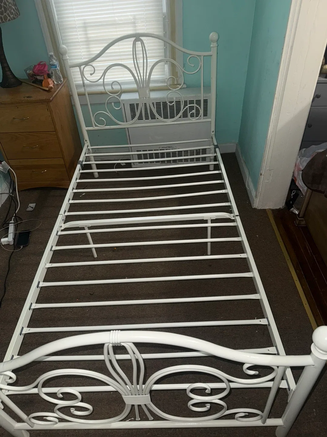 White Metal Bed Frame Size twin image indicator(3)