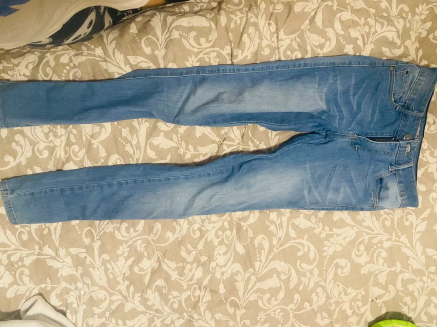 Women jeans - Light Wash size 7 image indicator(2)
