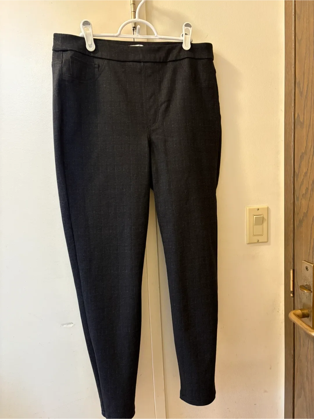 #Cleanout Reitmans Women's Pull-On Pants_Large image indicator(2)