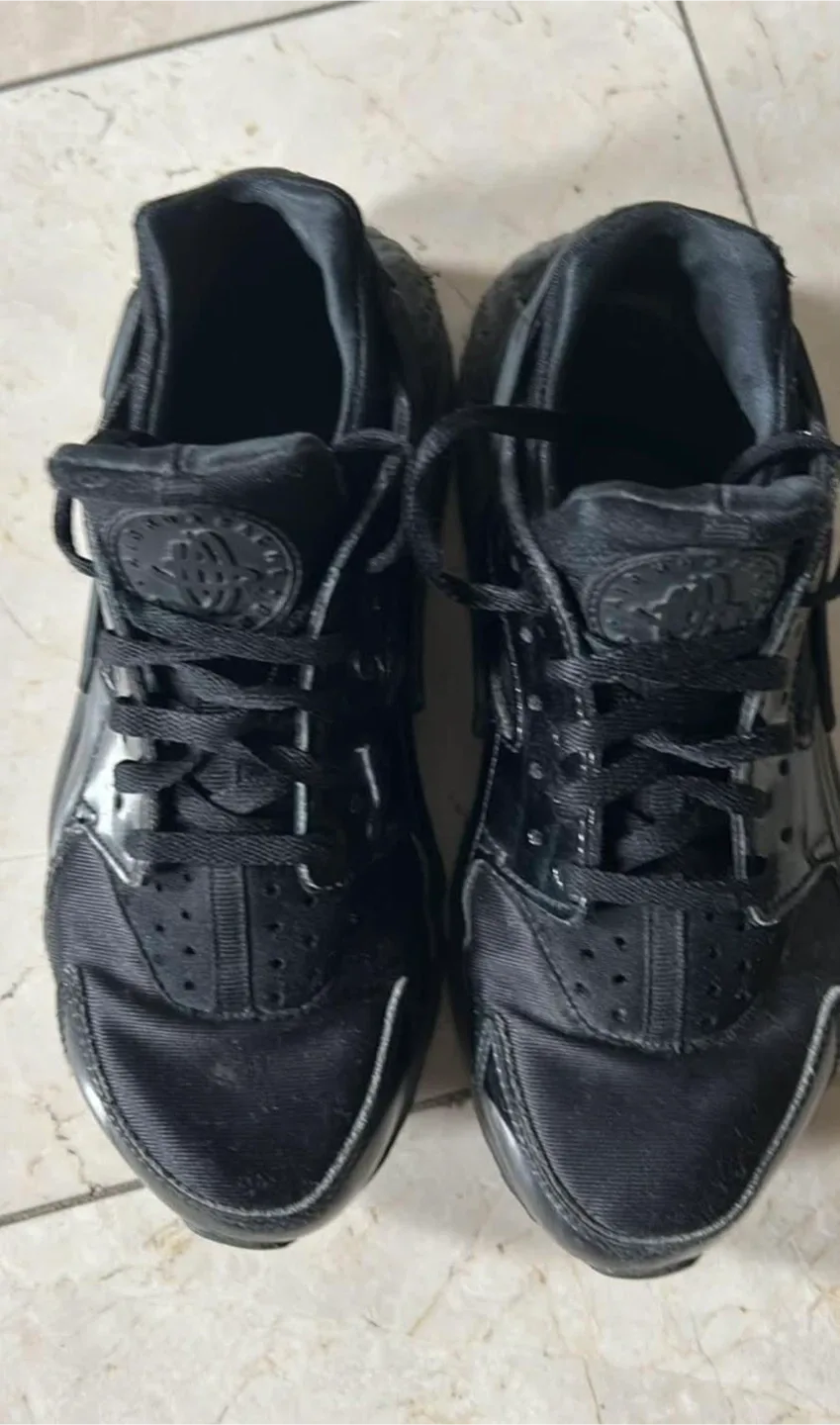 Nike Air Huarache Black Sneakers
