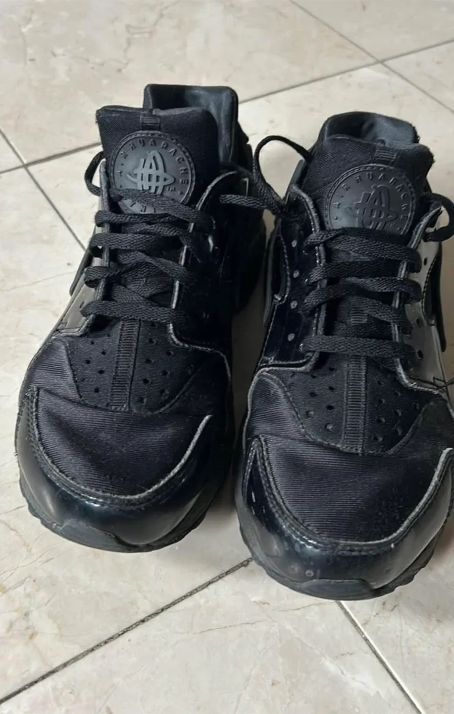 Nike Air Huarache Black Sneakers image indicator(2)