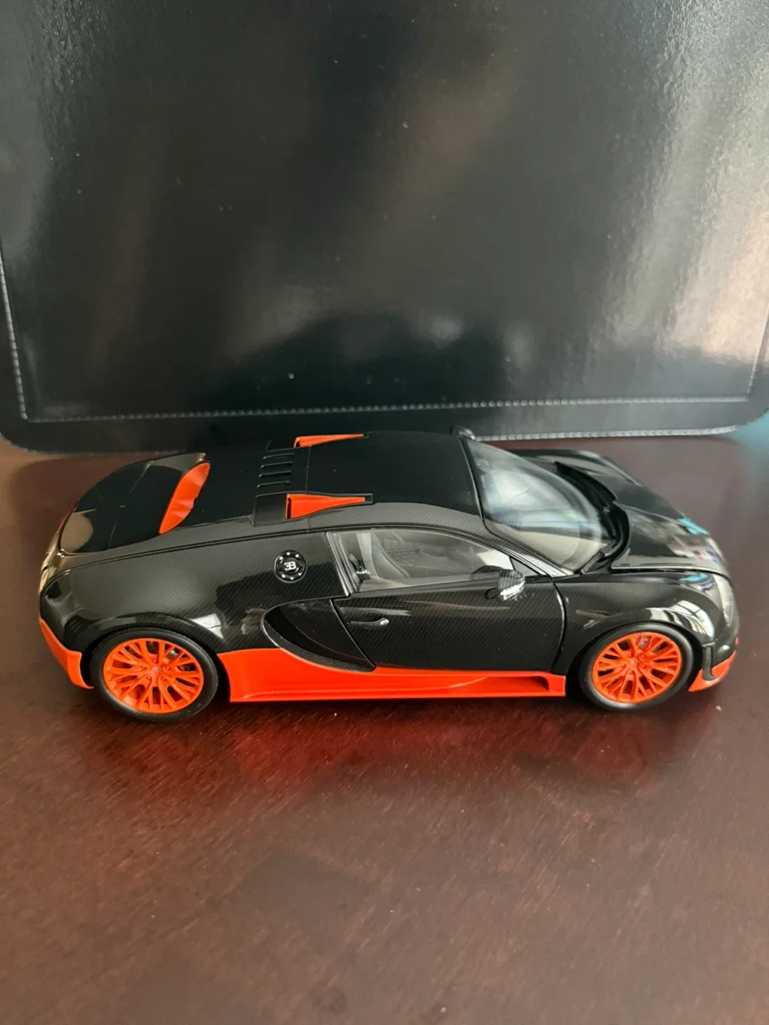RARE**** 1:18 Bugatti Veyron Minichamps Model Car