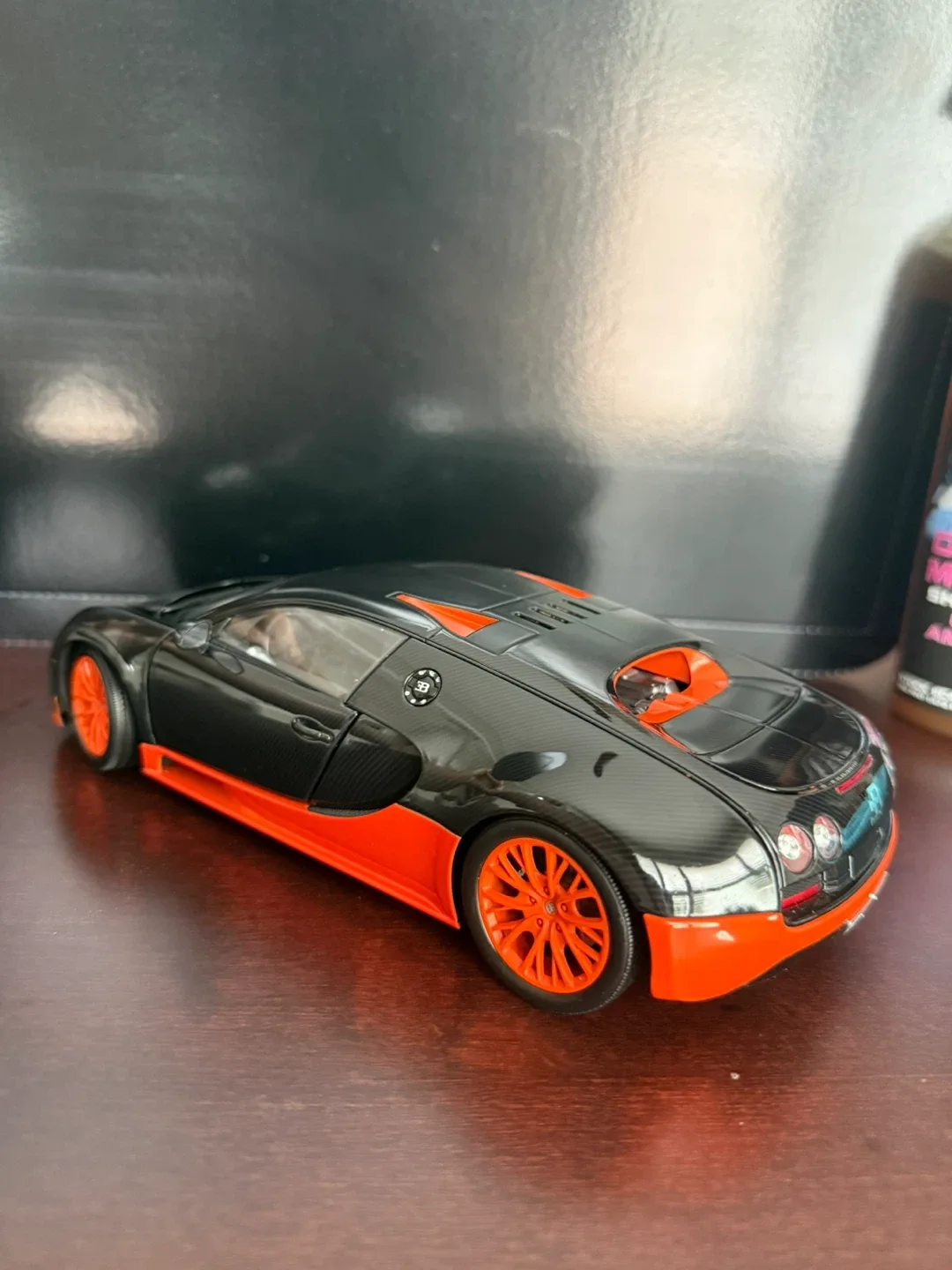 RARE**** 1:18 Bugatti Veyron Minichamps Model Car image indicator(4)